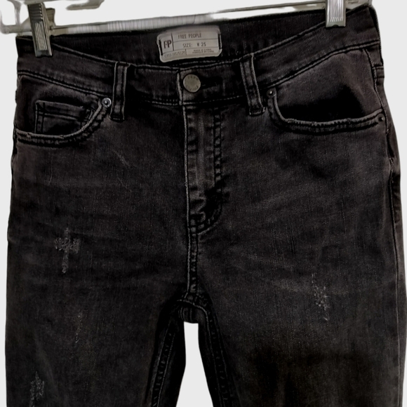 2277) Free People Black Shark Bite Distressed Raw Hem Skinny Jean Size 25 - Picture 4 of 9
